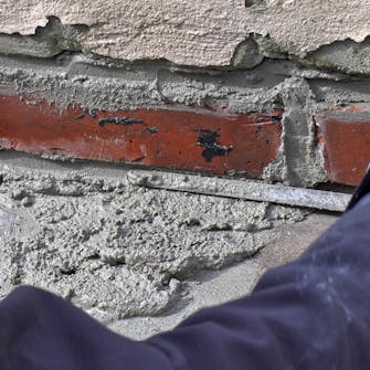 Udskiftning af mursten pris: Fyld det sidste mørtel i fugerne Udskiftning af mursten pris: Fyld det sidste mørtel i fugerne